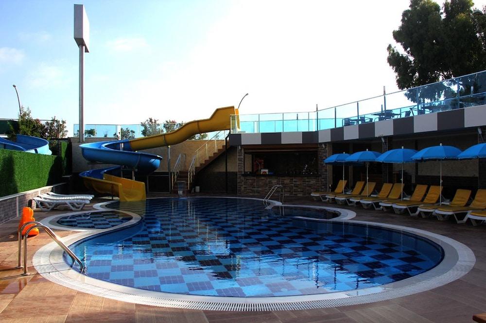 Merlin Beach Park Hotel Tosmur Eksteriør billede